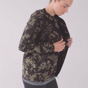 Lululemon athletica Rise & Shine Fatigue Camo Rain Running Jacket